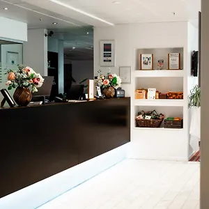 Hotel Park By Radisson Airport