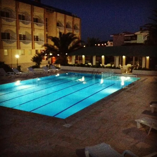 Cunda Basel Hotel Ayvalı 3*,